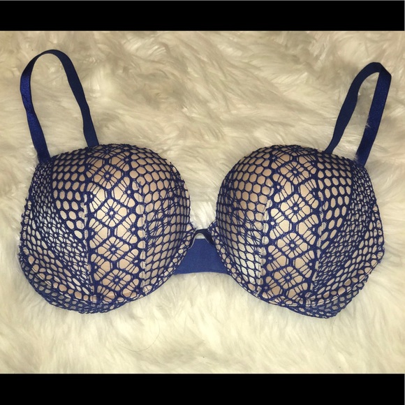 Victoria Secret Bombshell Add 2 Cup Bra - Picture 1 of 1
